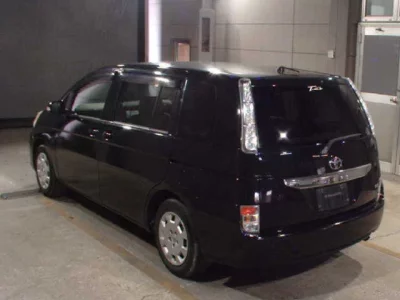 Toyota ISIS