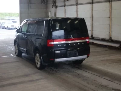 Mitsubishi DELICA D5