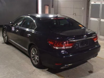 Lexus LS