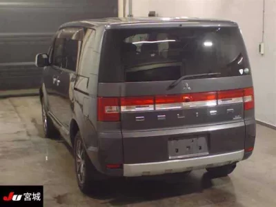 Mitsubishi DELICA D5