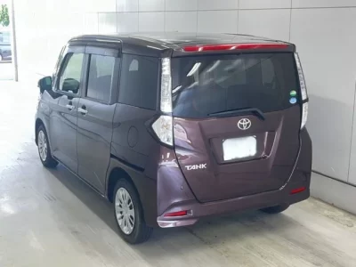 Toyota TANK