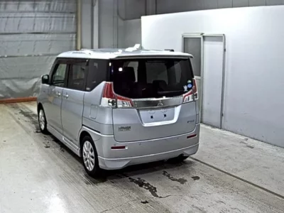 Mitsubishi DELICA D2