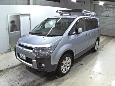 Mitsubishi DELICA D5