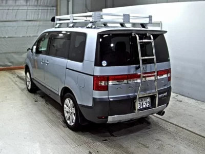 Mitsubishi DELICA D5