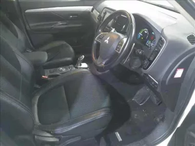 Mitsubishi OUTLANDER PHEV