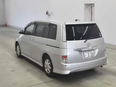 Toyota ISIS