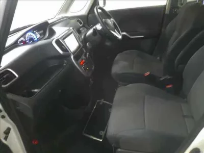 Mitsubishi DELICA D2