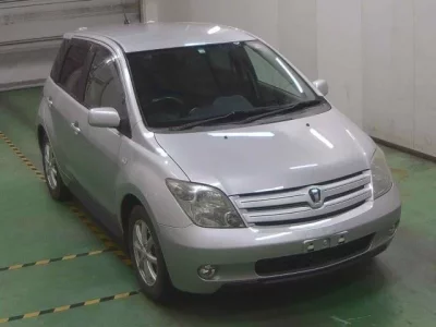 Toyota IST