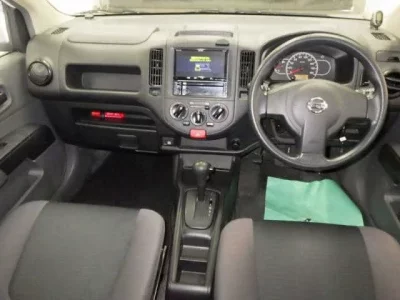 Nissan AD