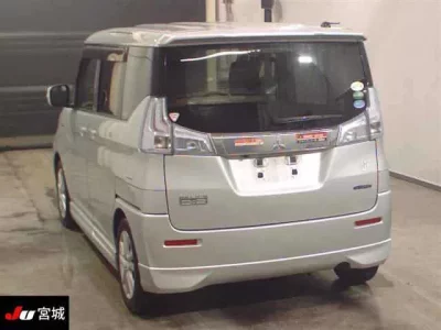 Mitsubishi DELICA D2