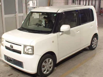 Toyota PIXIS SPACE