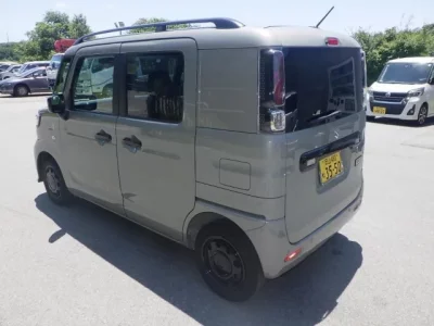 Suzuki SPACIA BASE