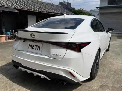 Lexus IS