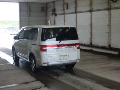 Mitsubishi DELICA D5