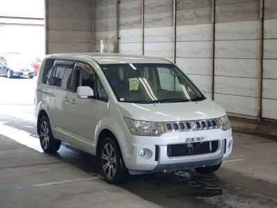 Mitsubishi DELICA D5
