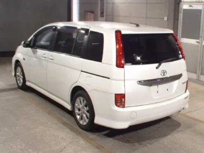 Toyota ISIS