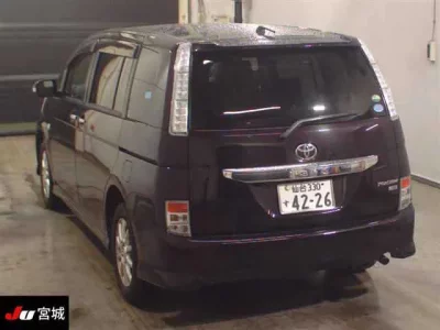 Toyota ISIS
