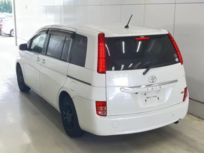 Toyota ISIS