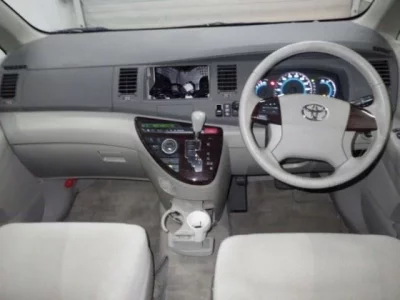 Toyota ISIS