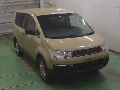 Mitsubishi DELICA D5