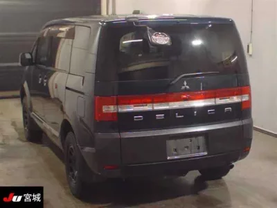 Mitsubishi DELICA D5