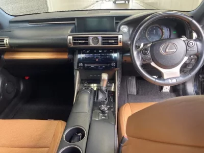 Lexus IS