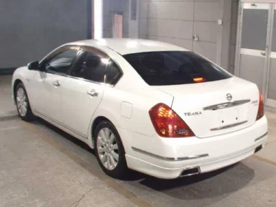 Nissan TEANA