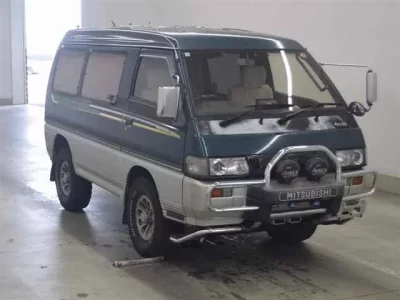 Mitsubishi DELICA WAGON