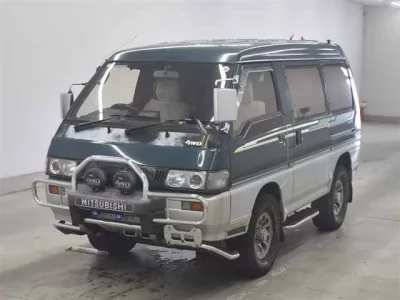 Mitsubishi DELICA WAGON