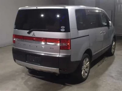 Mitsubishi DELICA D5