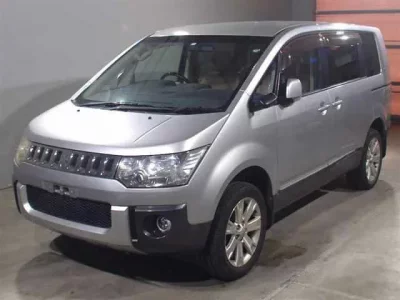 Mitsubishi DELICA D5