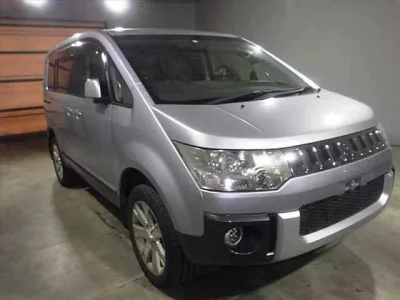 Mitsubishi DELICA D5