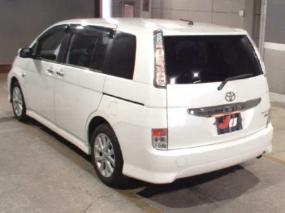 Toyota ISIS