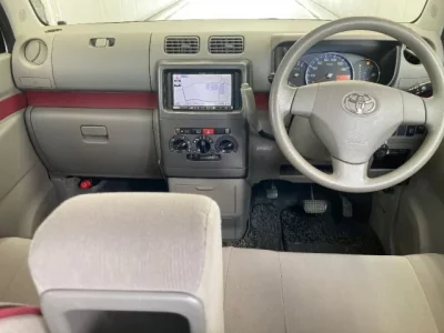 Toyota PIXIS SPACE