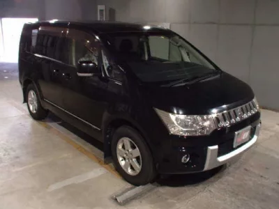 Mitsubishi DELICA D5