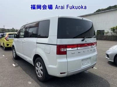 Mitsubishi DELICA D5