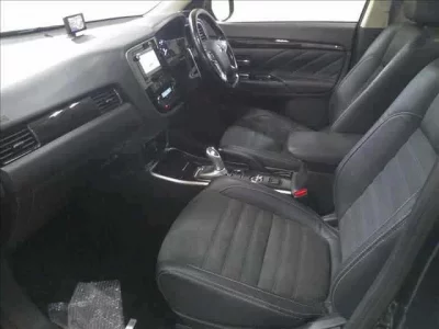Mitsubishi OUTLANDER PHEV