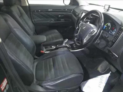 Mitsubishi OUTLANDER PHEV