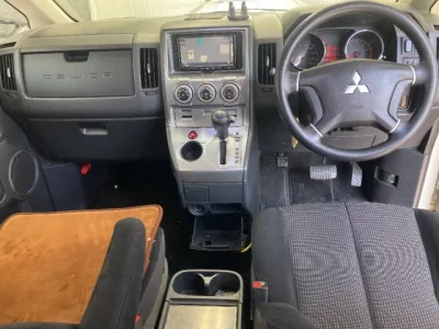 Mitsubishi DELICA D5