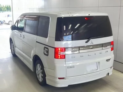Mitsubishi DELICA D5
