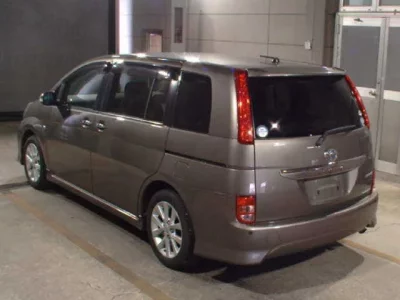 Toyota ISIS