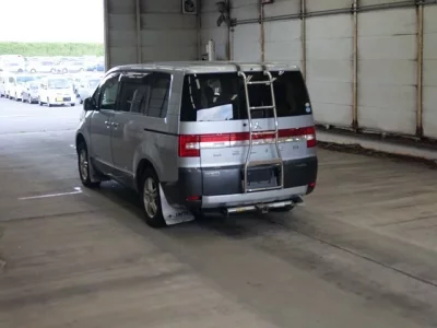 Mitsubishi DELICA D5