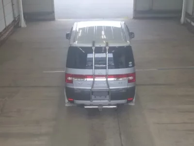 Mitsubishi DELICA D5