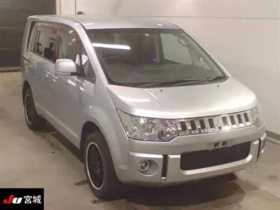 Mitsubishi DELICA D5