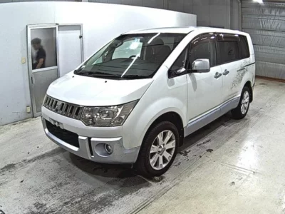 Mitsubishi DELICA D5