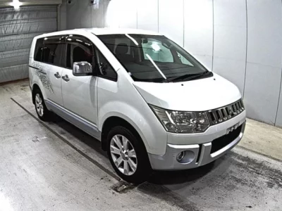 Mitsubishi DELICA D5