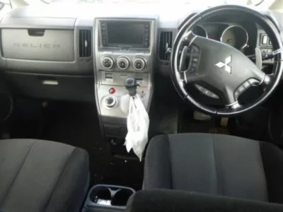 Mitsubishi DELICA D5