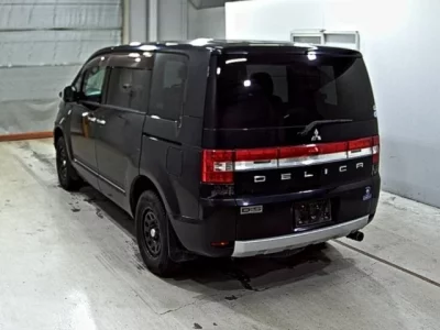 Mitsubishi DELICA D5