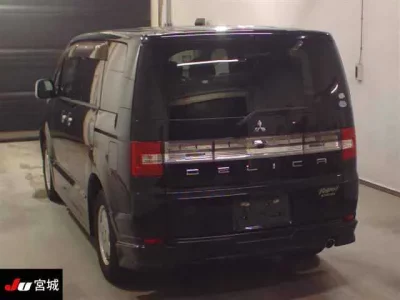 Mitsubishi DELICA D5
