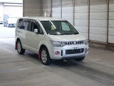 Mitsubishi DELICA D5